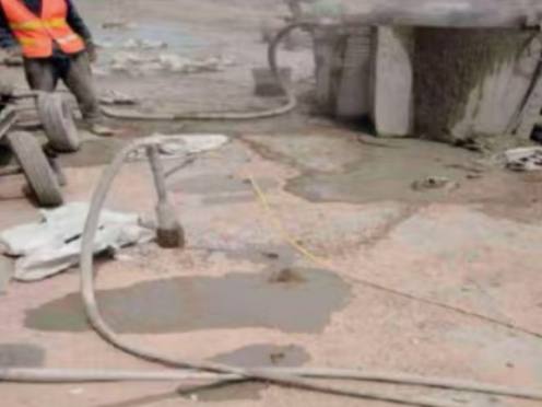 珙县水泥混凝土路面板底注浆技术 路面脱空注浆整治方案